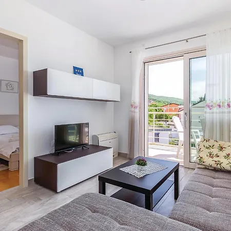 1 Bedroom In Apartment *